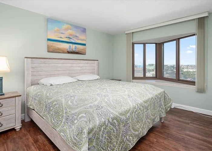 Beautiful Ocean Views From 2 Bedroom Condo! Ferienhaus *