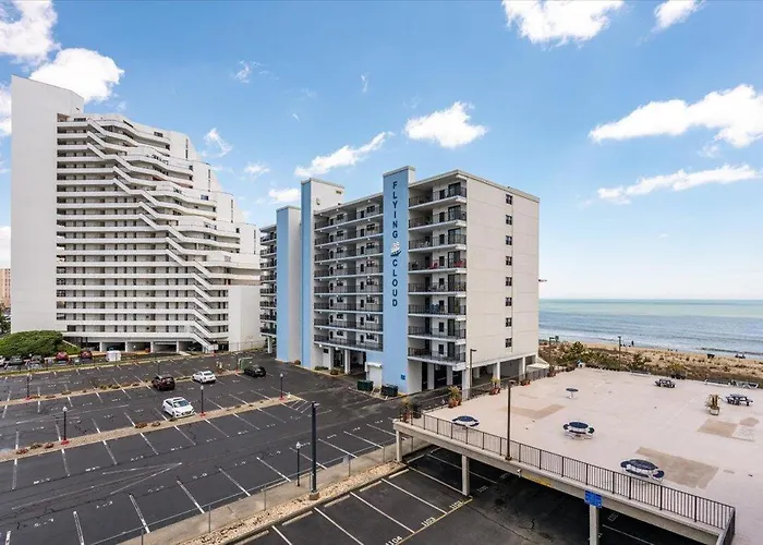 Beautiful Ocean Views From 2 Bedroom Condo!